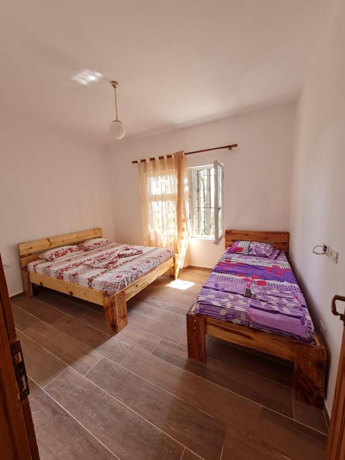 Vila Bujtinat Skenderi Gjinar 2 Exteriér fotografie