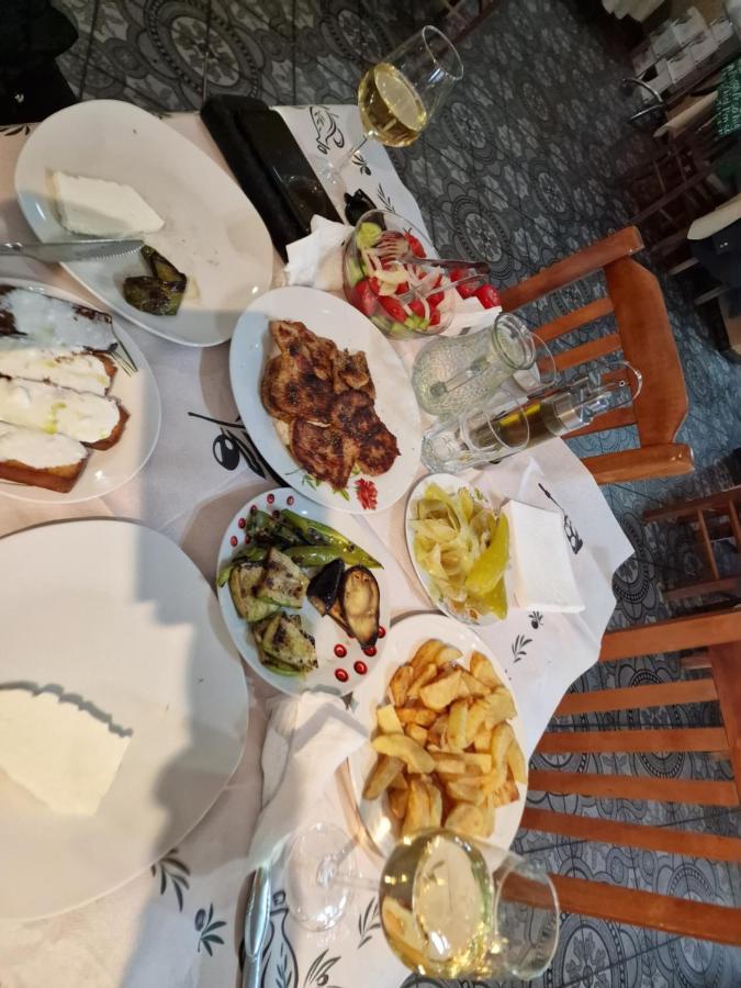 Vila Bujtinat Skenderi Gjinar 2 Exteriér fotografie